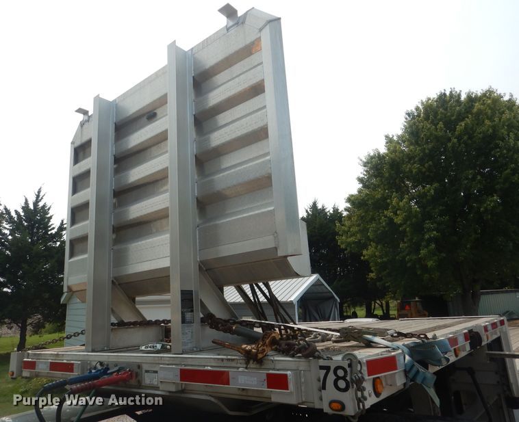 image for item HU9279 2013 Wilson AD 1080  drop deck trailer