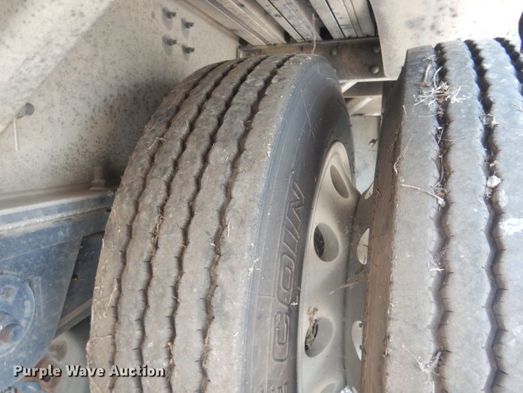 image for item HU9279 2013 Wilson AD 1080  drop deck trailer