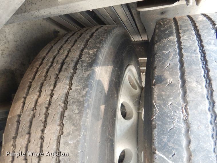 image for item HU9279 2013 Wilson AD 1080  drop deck trailer