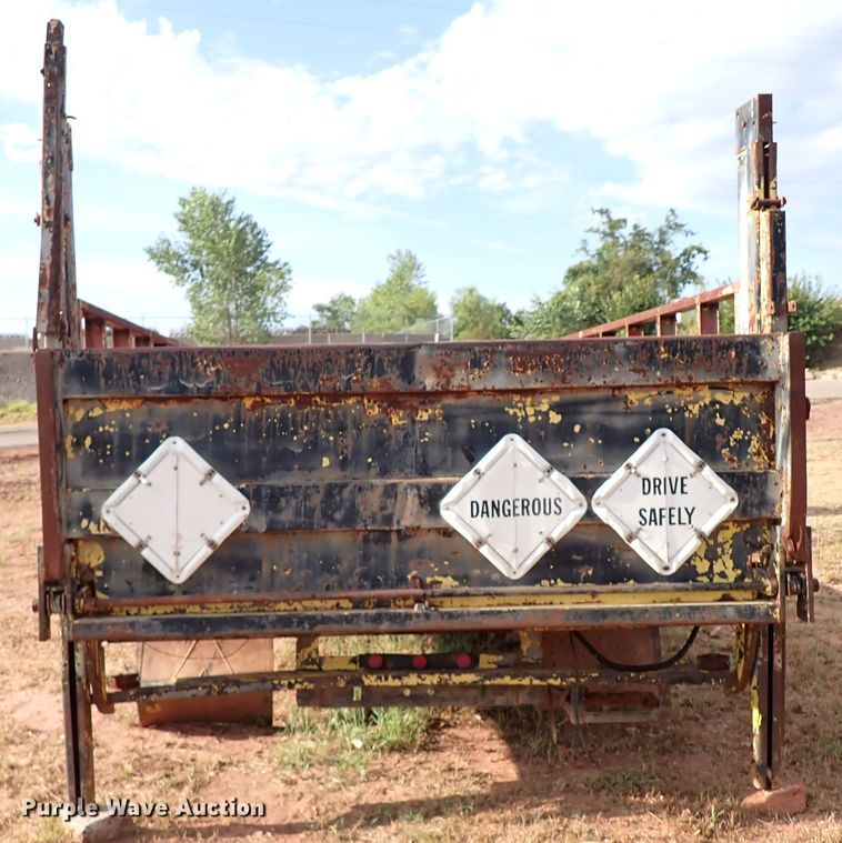 image for item IN9662 Flatbed