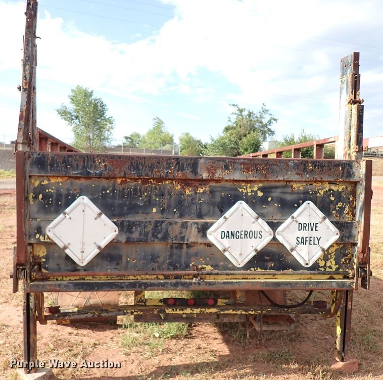 image for item IN9662 Flatbed