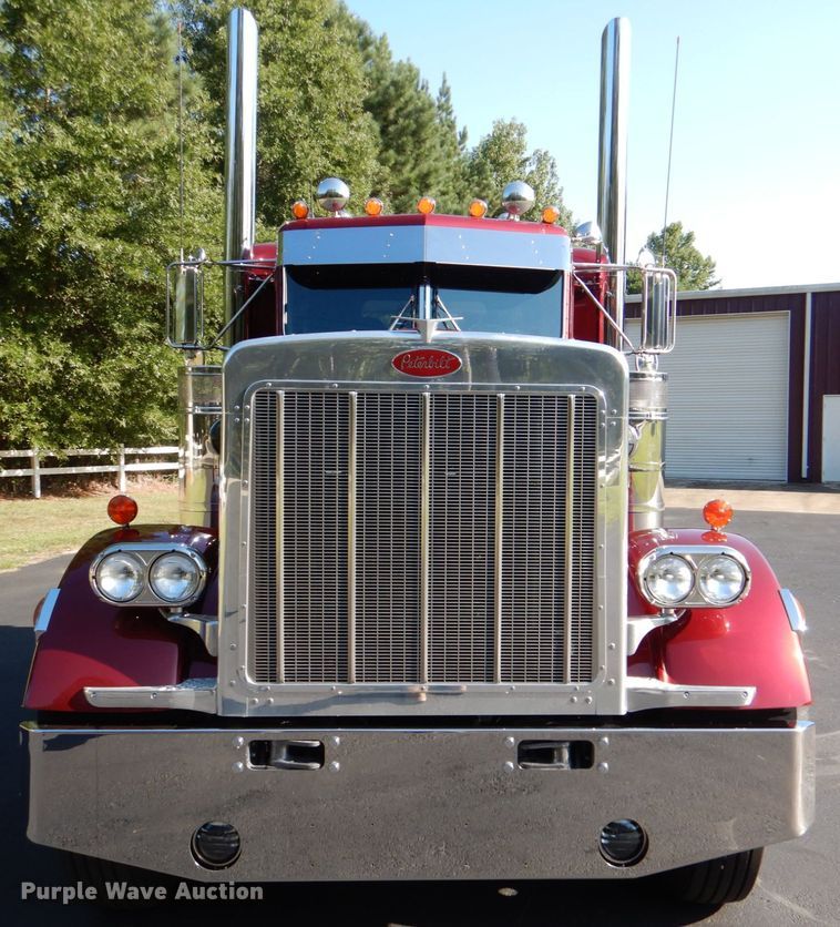 image for item IR9104 1987 Peterbilt 359  semi truck