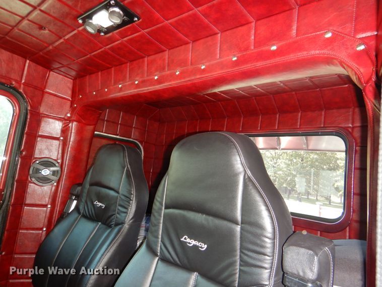 image for item IR9104 1987 Peterbilt 359  semi truck