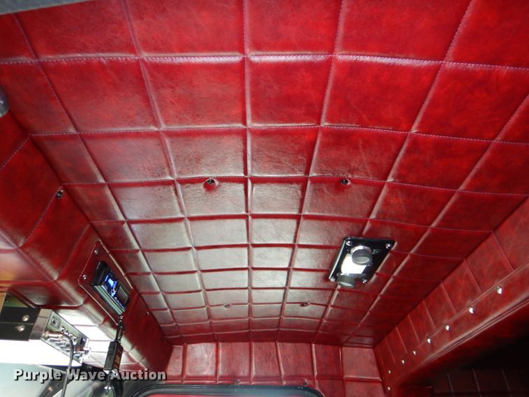 image for item IR9104 1987 Peterbilt 359  semi truck