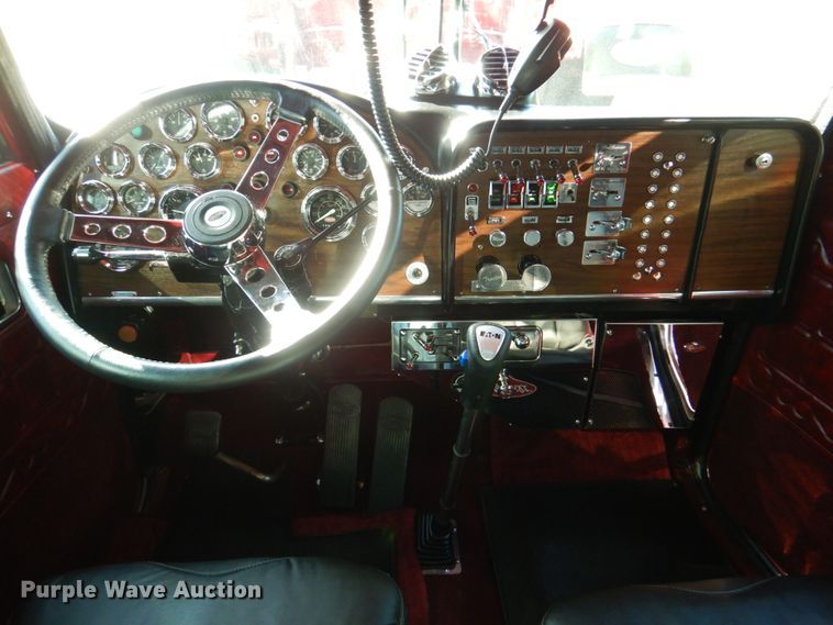 image for item IR9104 1987 Peterbilt 359  semi truck