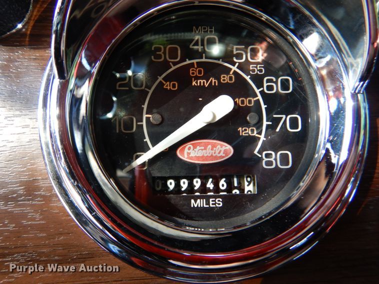 image for item IR9104 1987 Peterbilt 359  semi truck