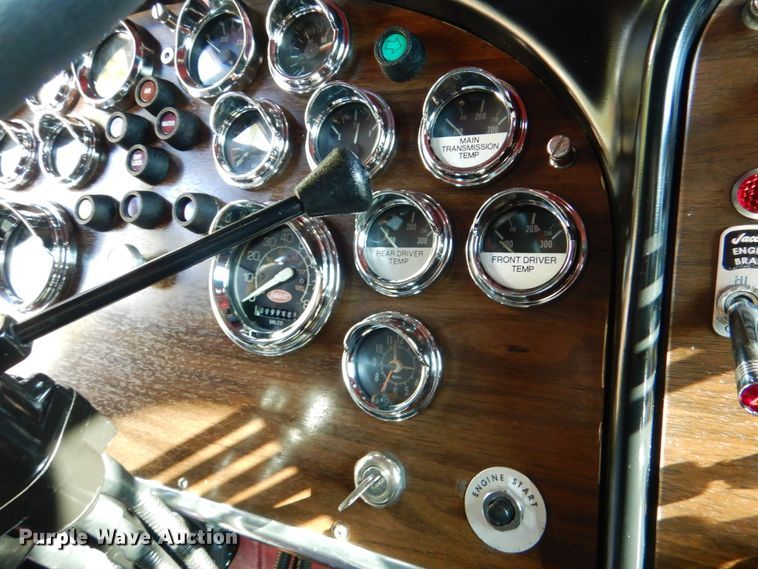 image for item IR9104 1987 Peterbilt 359  semi truck