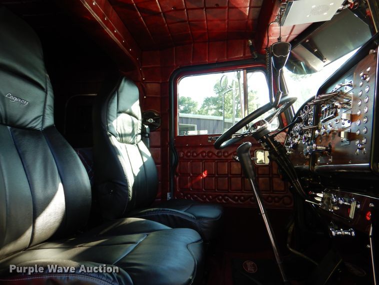 image for item IR9104 1987 Peterbilt 359  semi truck