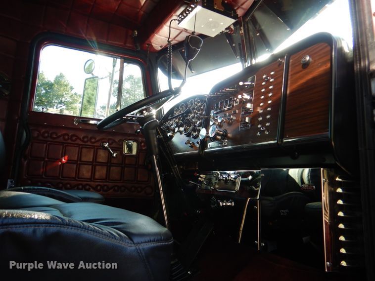 image for item IR9104 1987 Peterbilt 359  semi truck