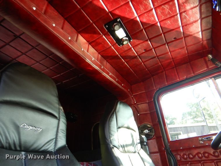 image for item IR9104 1987 Peterbilt 359  semi truck