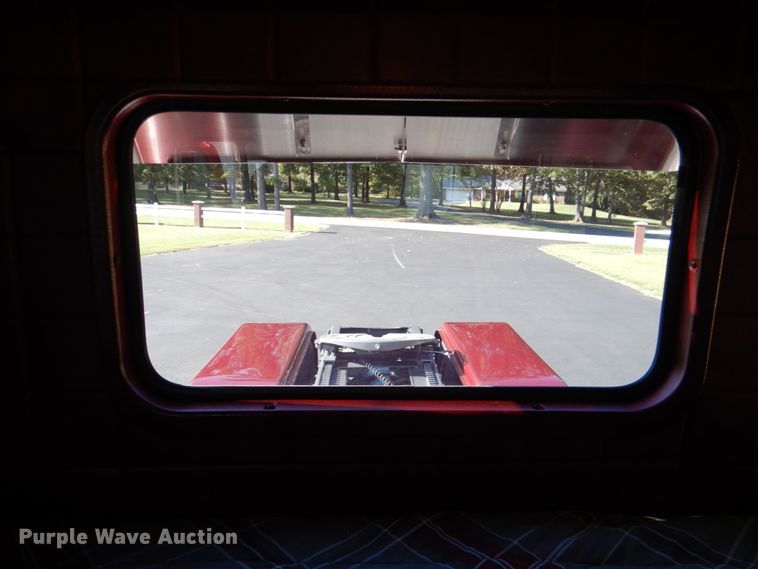 image for item IR9104 1987 Peterbilt 359  semi truck