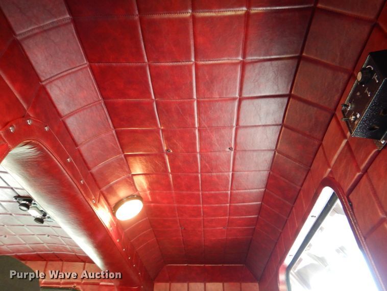 image for item IR9104 1987 Peterbilt 359  semi truck