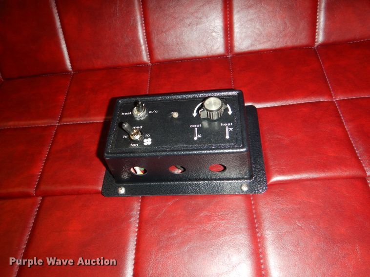 image for item IR9104 1987 Peterbilt 359  semi truck