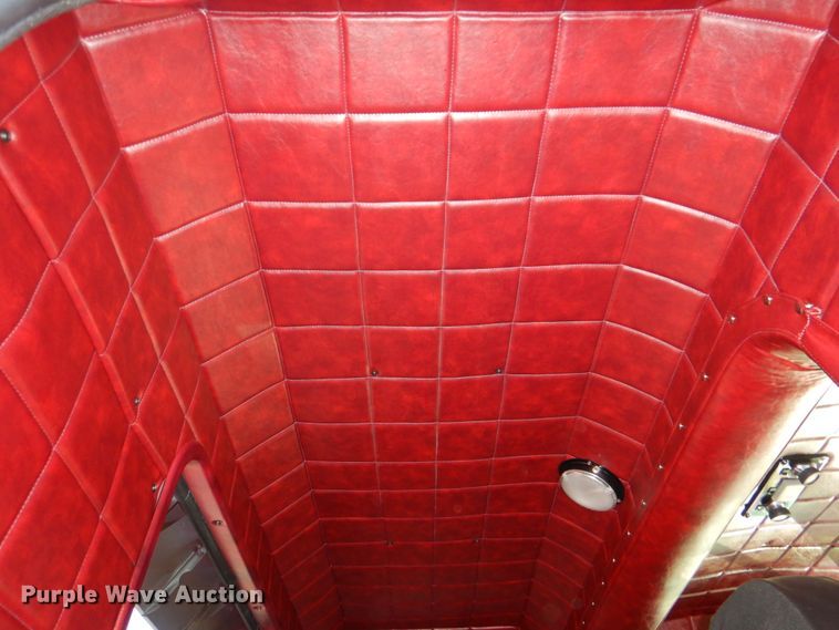 image for item IR9104 1987 Peterbilt 359  semi truck