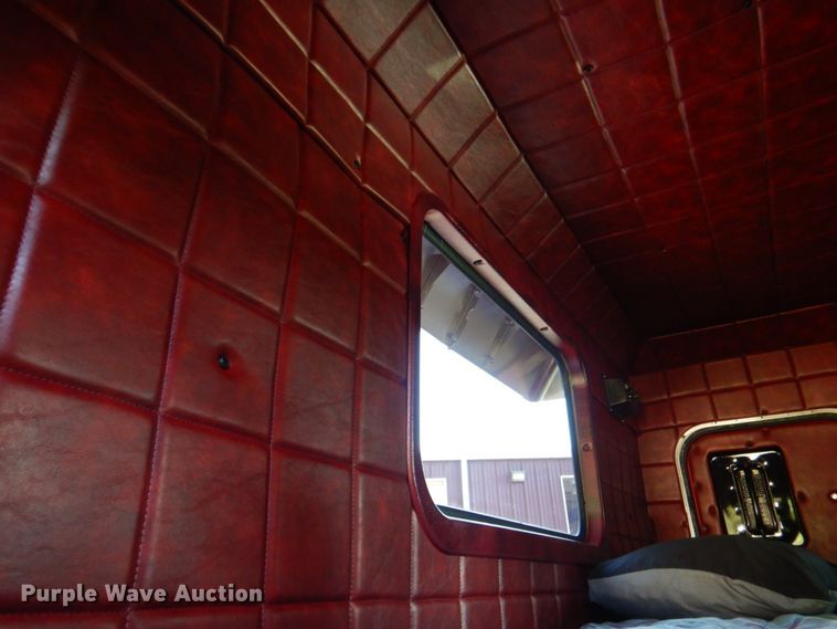 image for item IR9104 1987 Peterbilt 359  semi truck