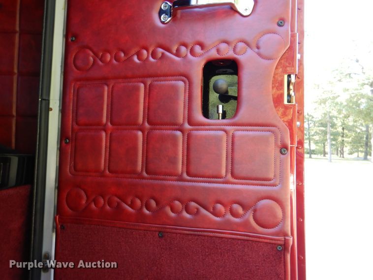 image for item IR9104 1987 Peterbilt 359  semi truck