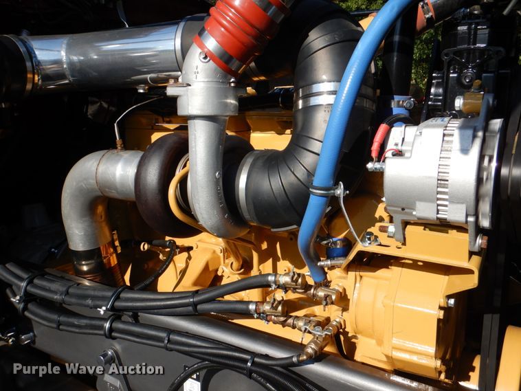 image for item IR9104 1987 Peterbilt 359  semi truck