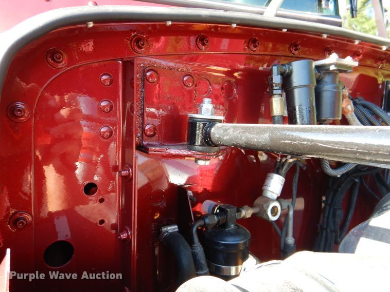 image for item IR9104 1987 Peterbilt 359  semi truck