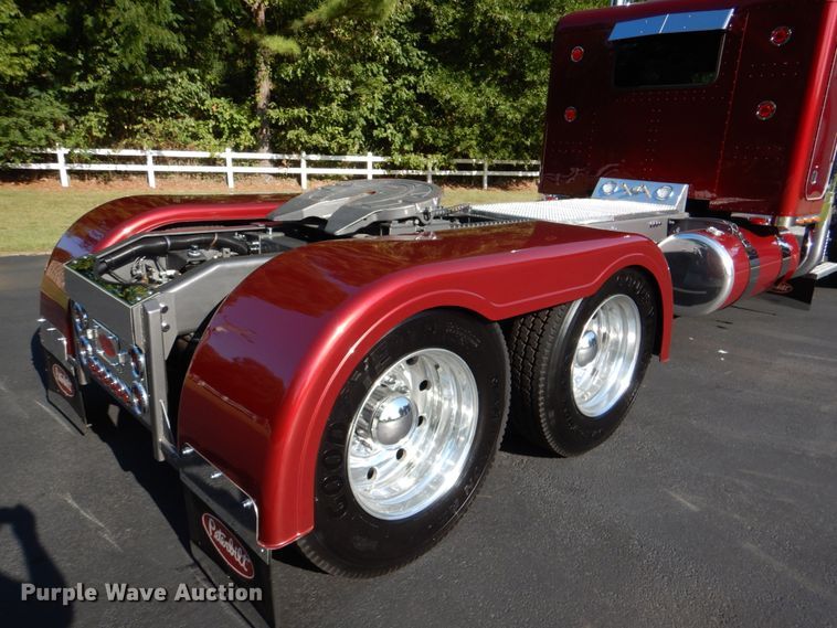 image for item IR9104 1987 Peterbilt 359  semi truck