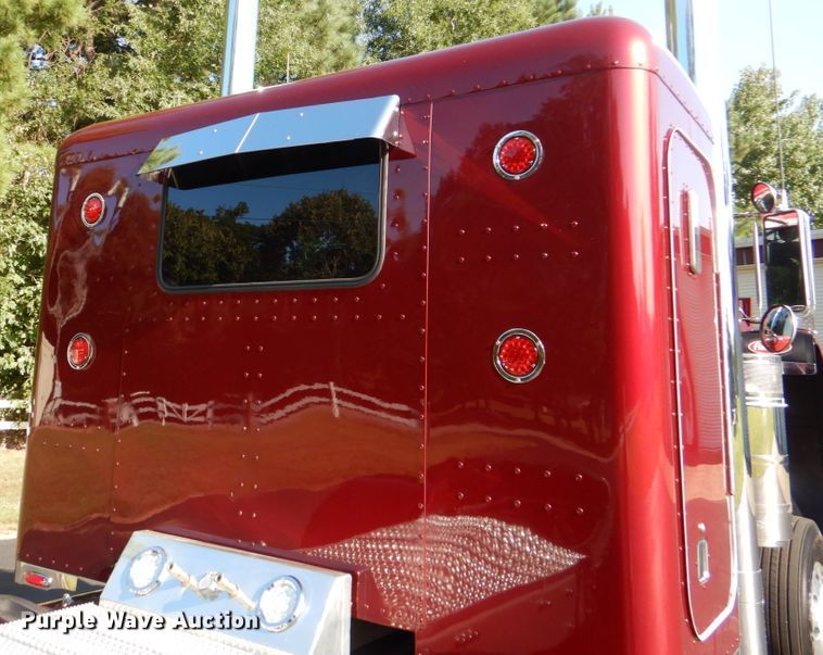 image for item IR9104 1987 Peterbilt 359  semi truck