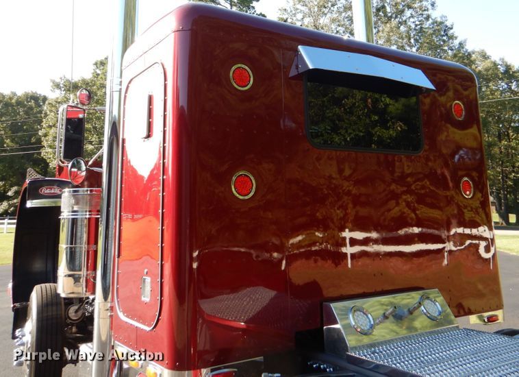 image for item IR9104 1987 Peterbilt 359  semi truck