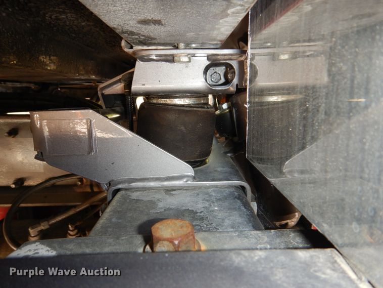 image for item IR9104 1987 Peterbilt 359  semi truck