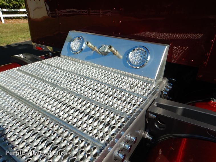 image for item IR9104 1987 Peterbilt 359  semi truck