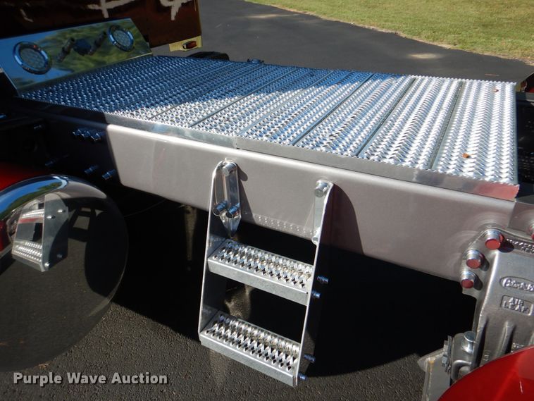 image for item IR9104 1987 Peterbilt 359  semi truck