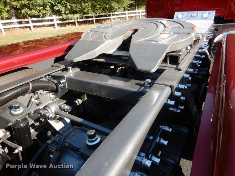 image for item IR9104 1987 Peterbilt 359  semi truck