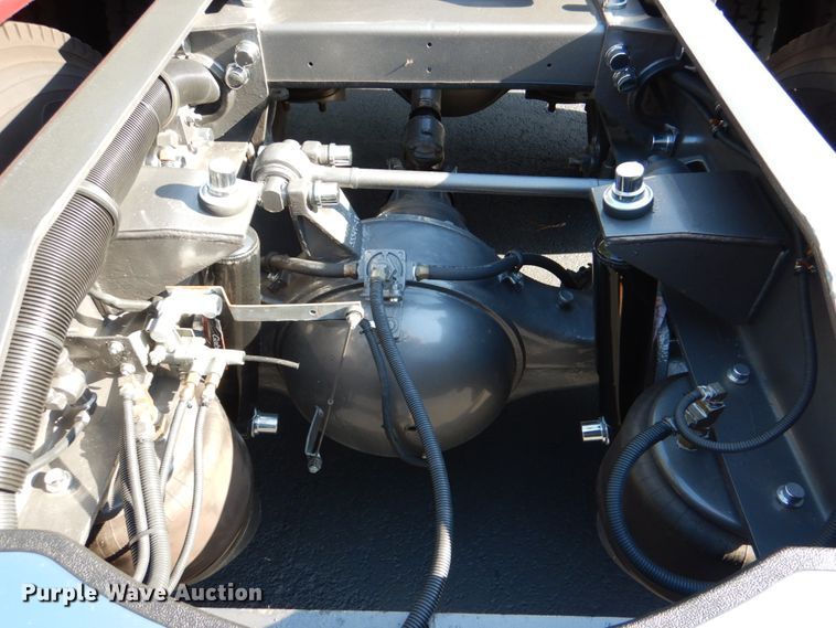 image for item IR9104 1987 Peterbilt 359  semi truck