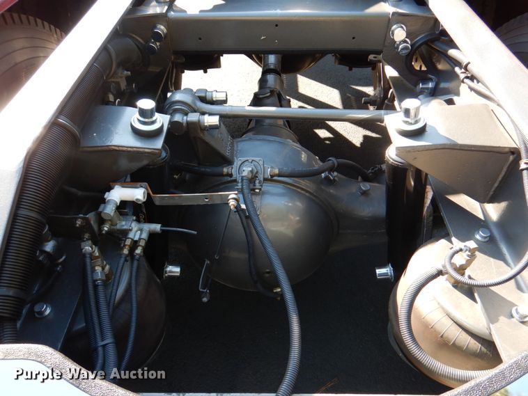 image for item IR9104 1987 Peterbilt 359  semi truck