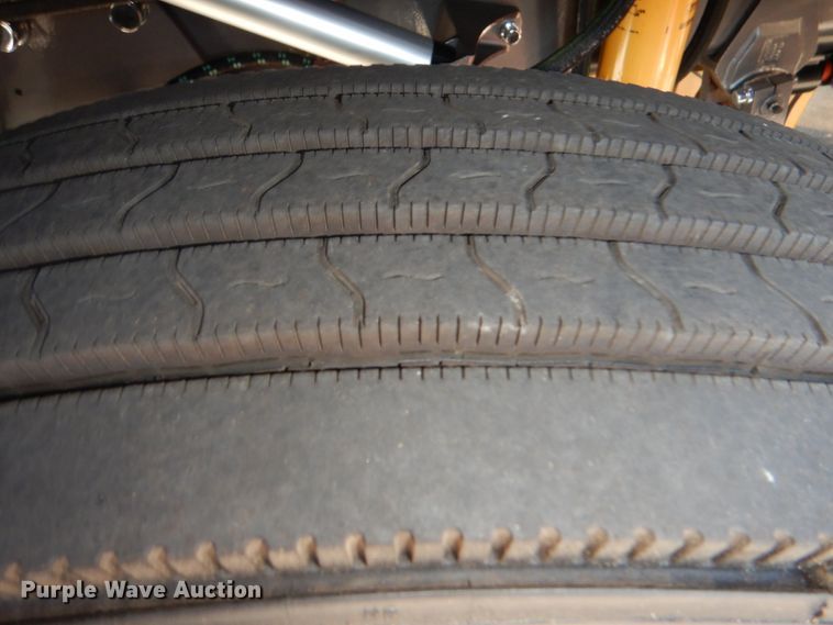 image for item IR9104 1987 Peterbilt 359  semi truck