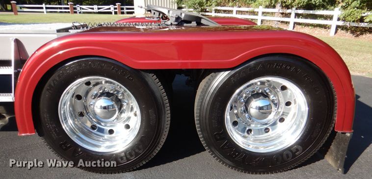 image for item IR9104 1987 Peterbilt 359  semi truck