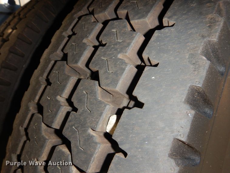 image for item IR9104 1987 Peterbilt 359  semi truck