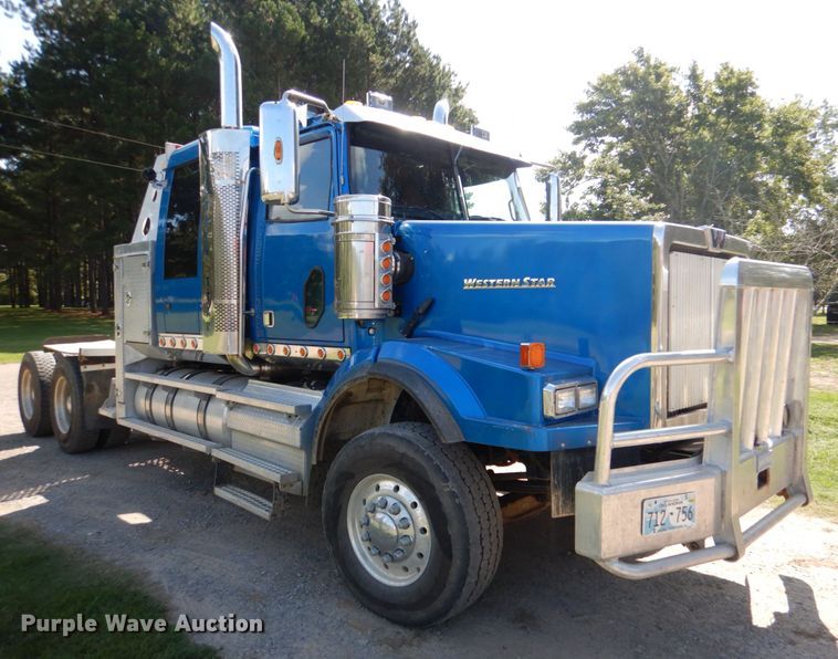 image for item IR9142 2012 Western Star 4900EX  semi truck