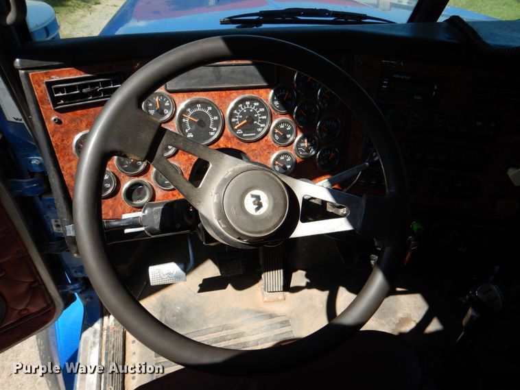 image for item IR9142 2012 Western Star 4900EX  semi truck