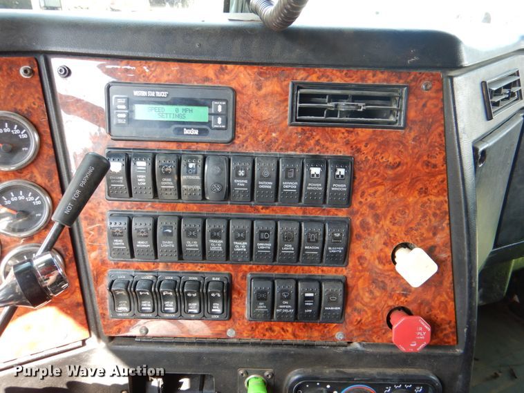 image for item IR9142 2012 Western Star 4900EX  semi truck