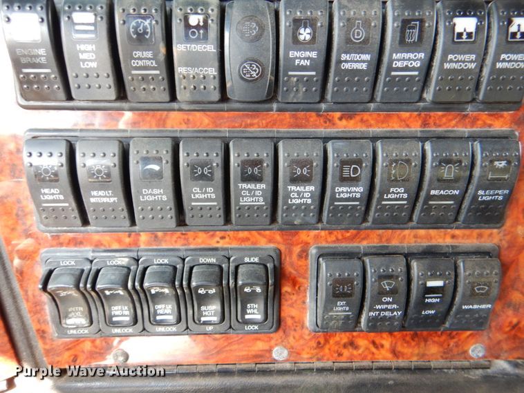 image for item IR9142 2012 Western Star 4900EX  semi truck