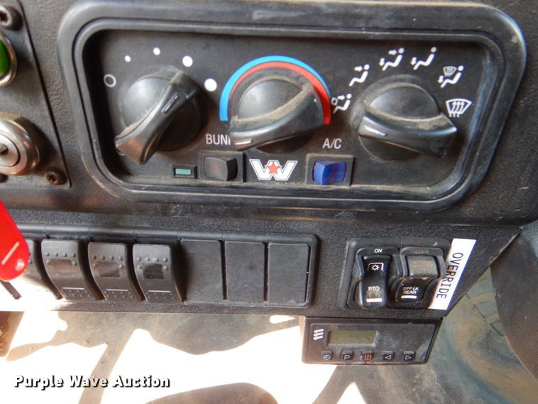 image for item IR9142 2012 Western Star 4900EX  semi truck