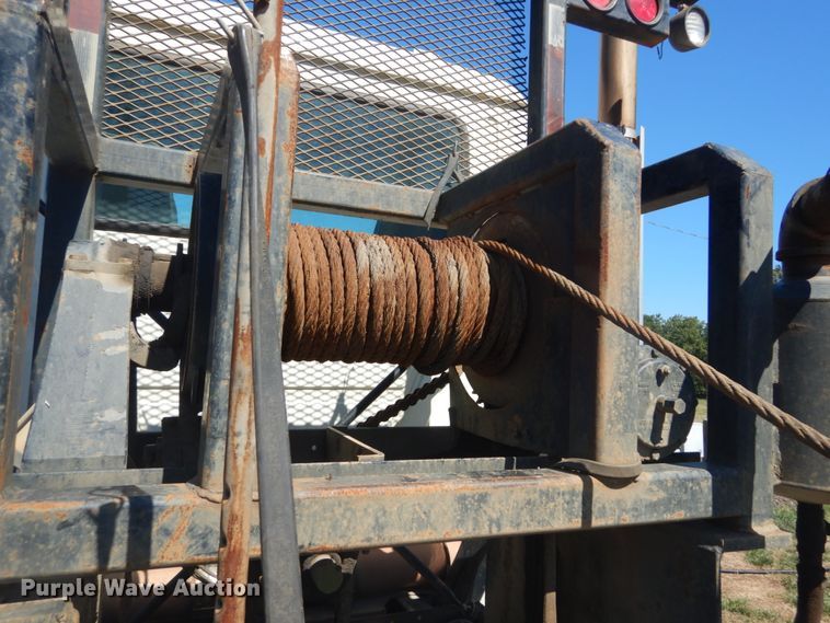 image for item JG9124 2012 Mack CHU600  semi truck