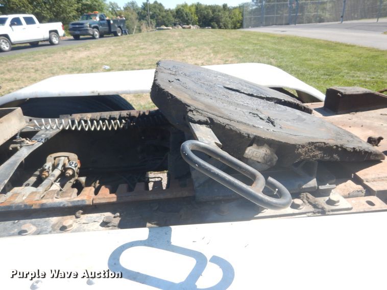 image for item JG9124 2012 Mack CHU600  semi truck