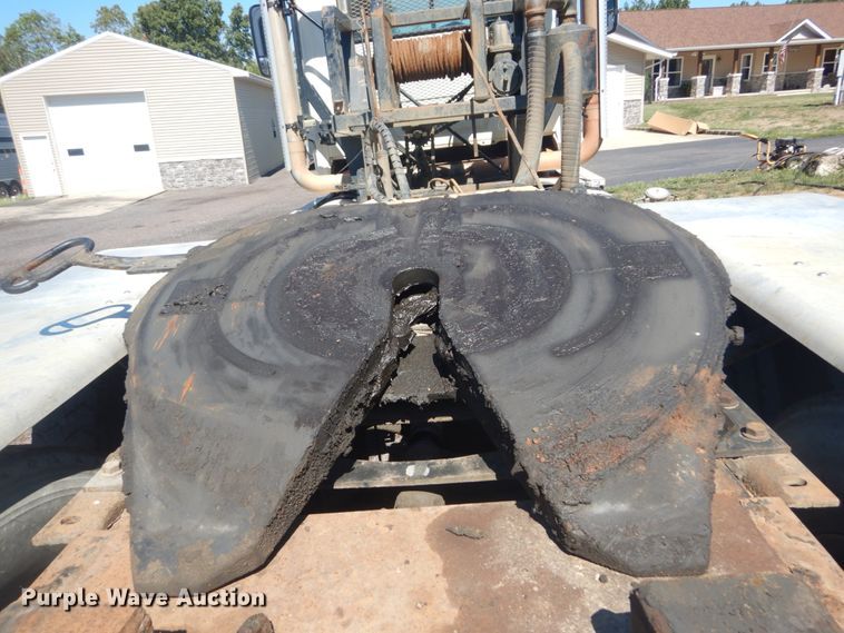 image for item JG9124 2012 Mack CHU600  semi truck