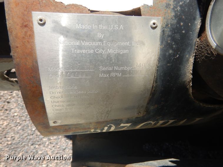 image for item JG9124 2012 Mack CHU600  semi truck