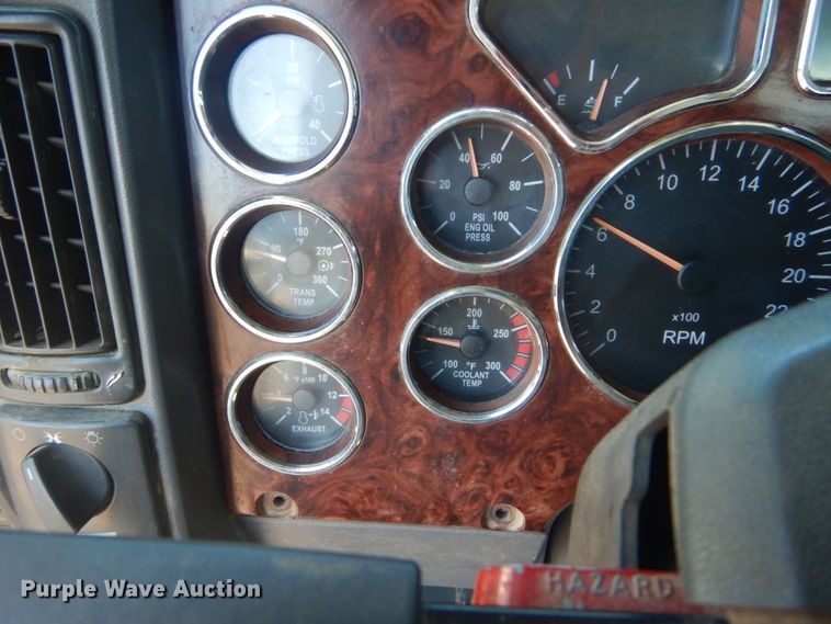 image for item JG9124 2012 Mack CHU600  semi truck