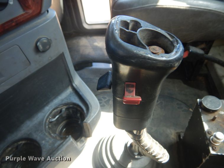 image for item JG9124 2012 Mack CHU600  semi truck