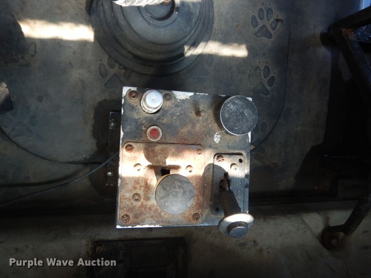 image for item JG9124 2012 Mack CHU600  semi truck