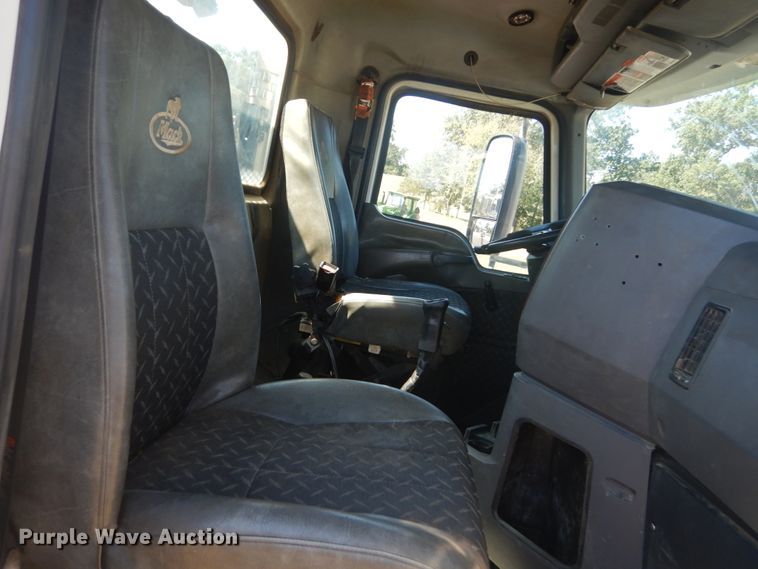 image for item JG9124 2012 Mack CHU600  semi truck