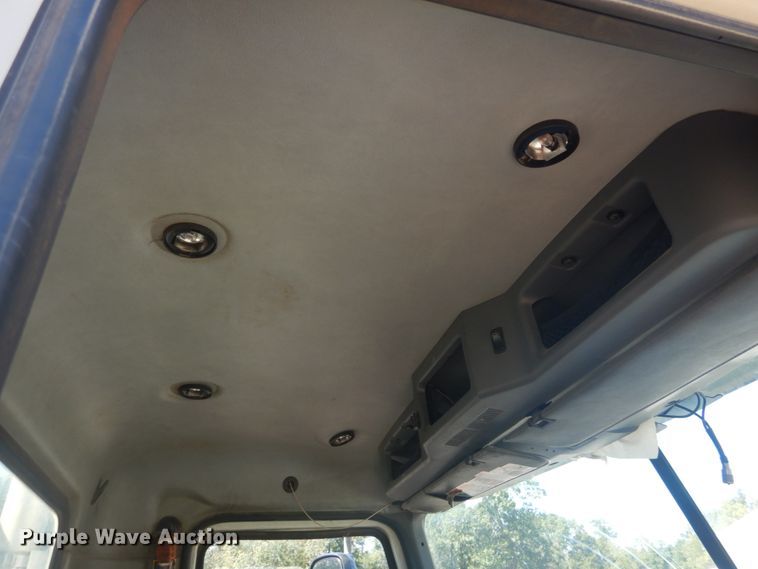 image for item JG9124 2012 Mack CHU600  semi truck