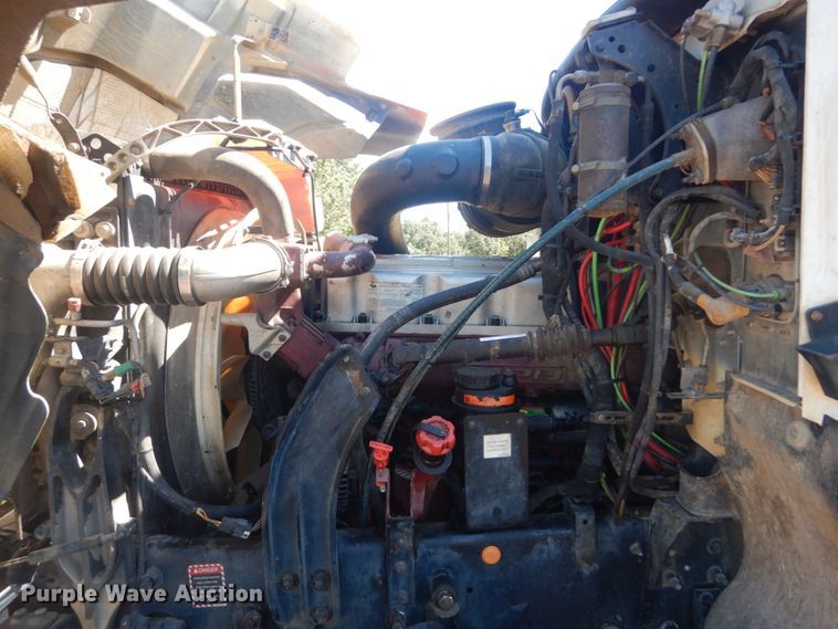 image for item JG9124 2012 Mack CHU600  semi truck