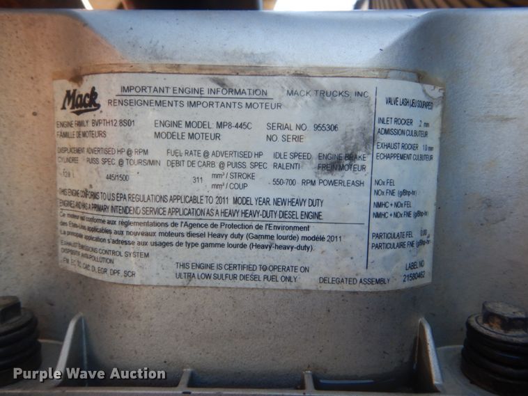 image for item JG9124 2012 Mack CHU600  semi truck